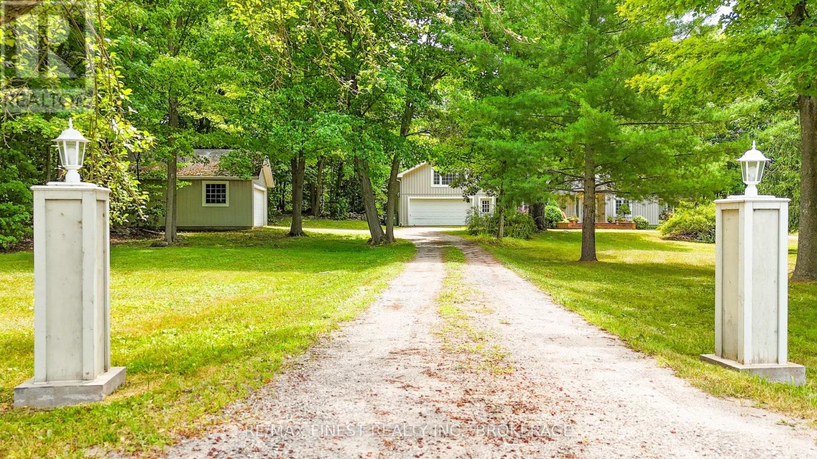 1371 MIDDLE ROAD