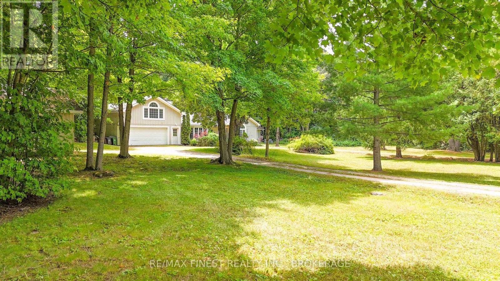 1371 MIDDLE ROAD
