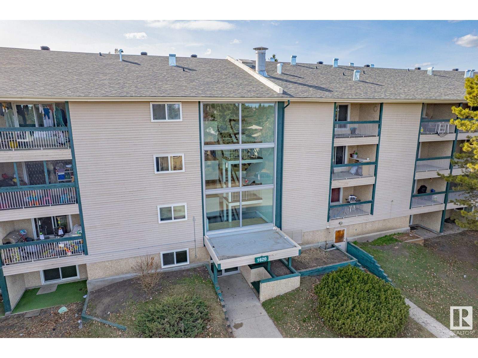 #101 1620 48 ST NW