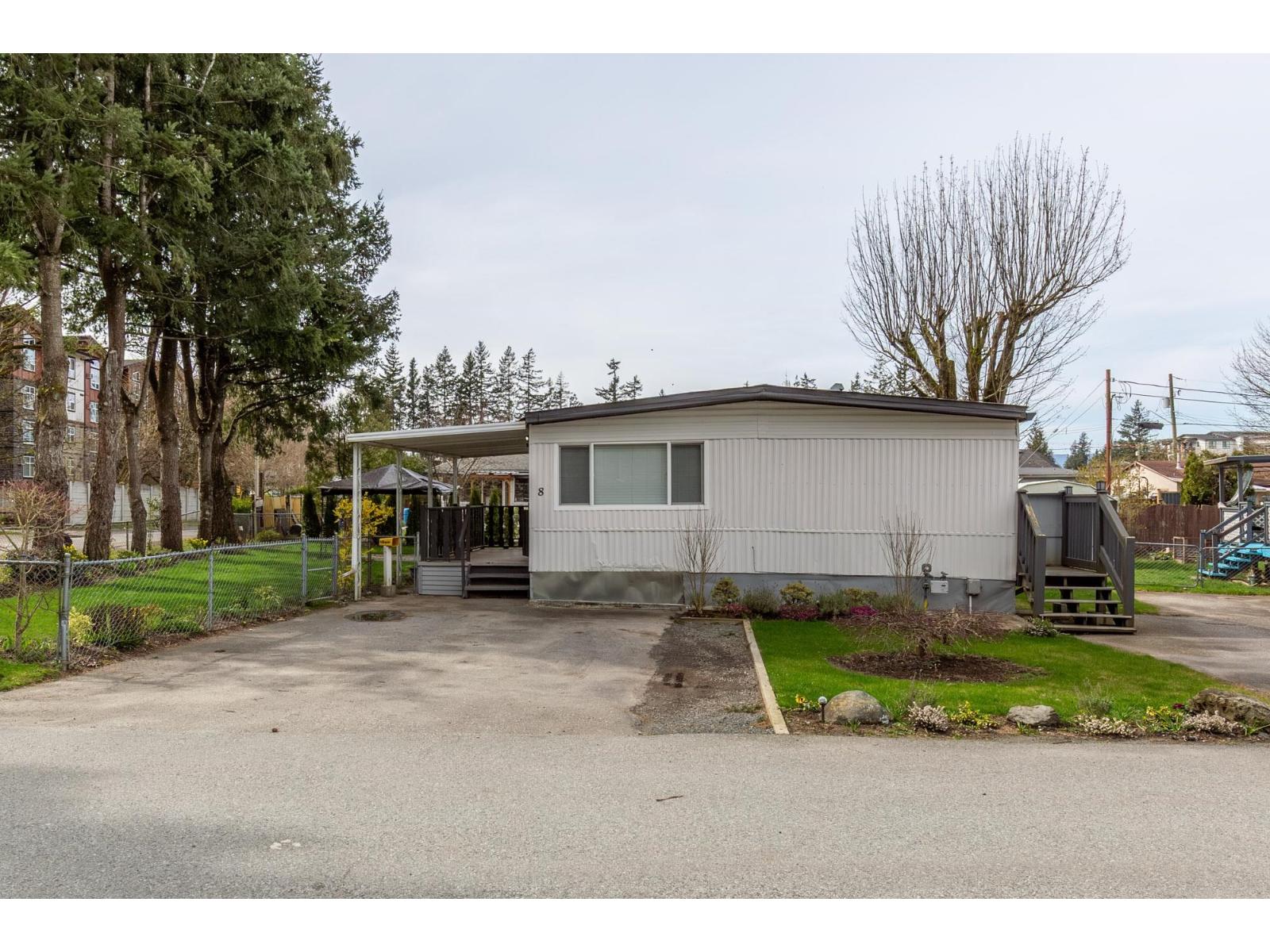 8 45715 ALMA AVENUE|Vedder Crossing