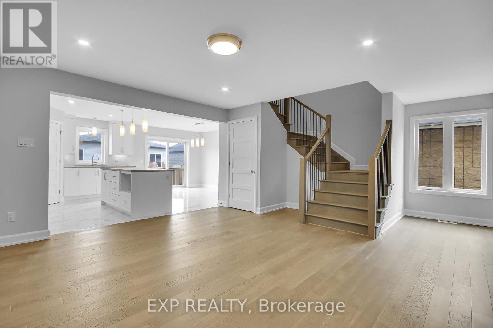 647 PARKVIEW TERRACE