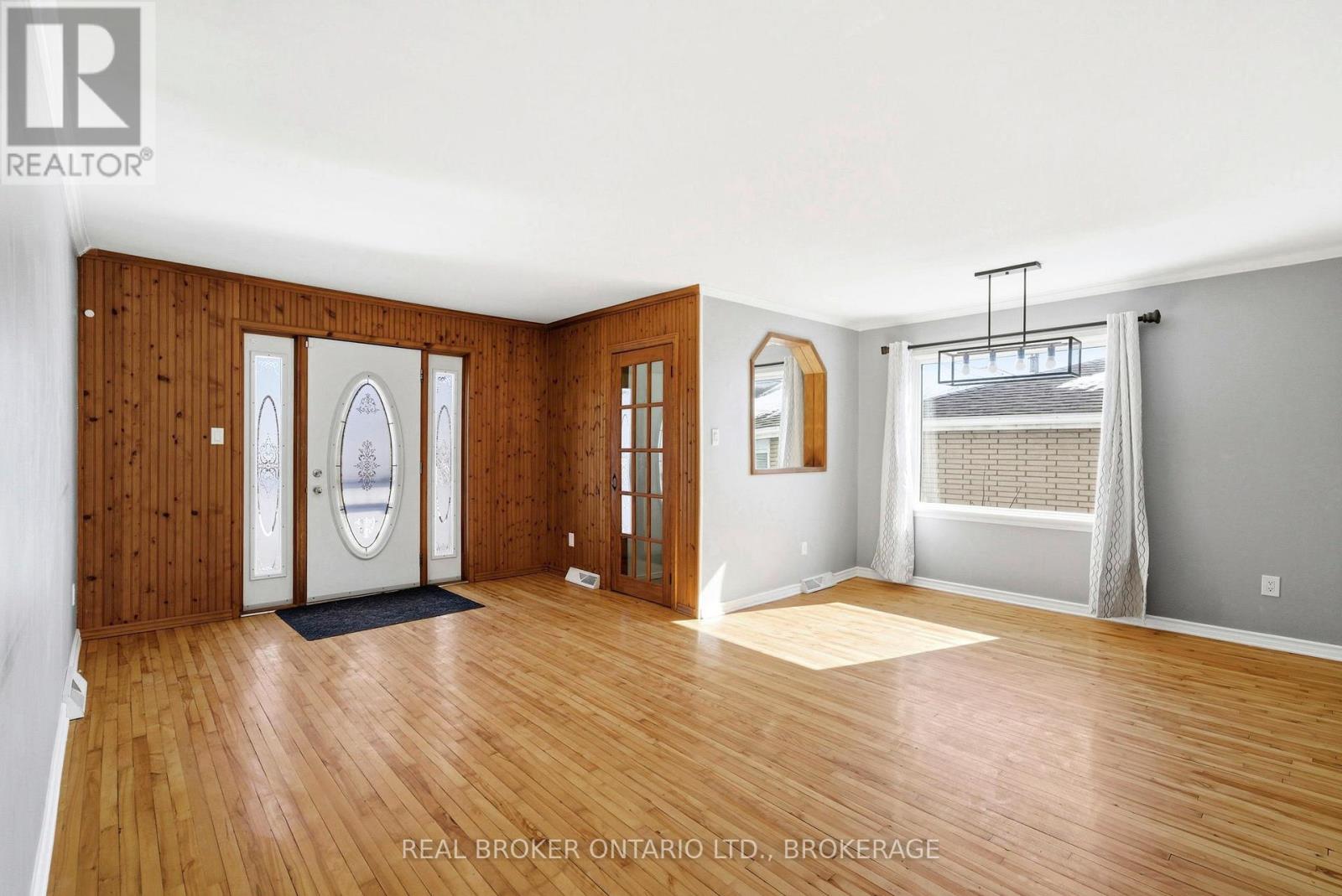 25 DUNBAR AVENUE