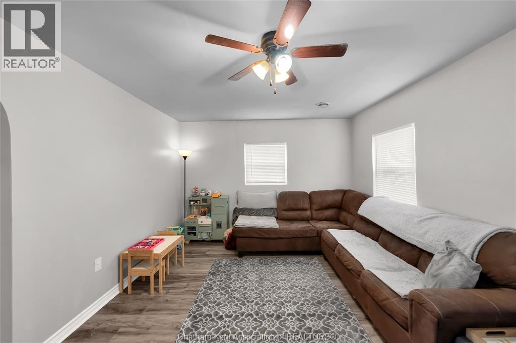 14 McNaughton AVENUE