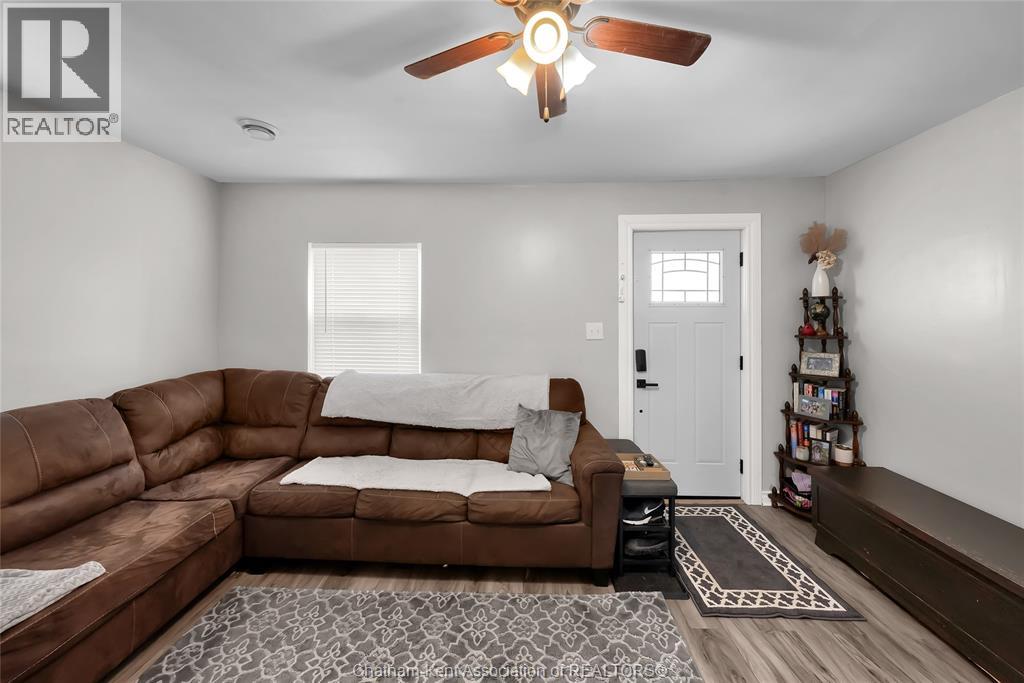 14 McNaughton AVENUE