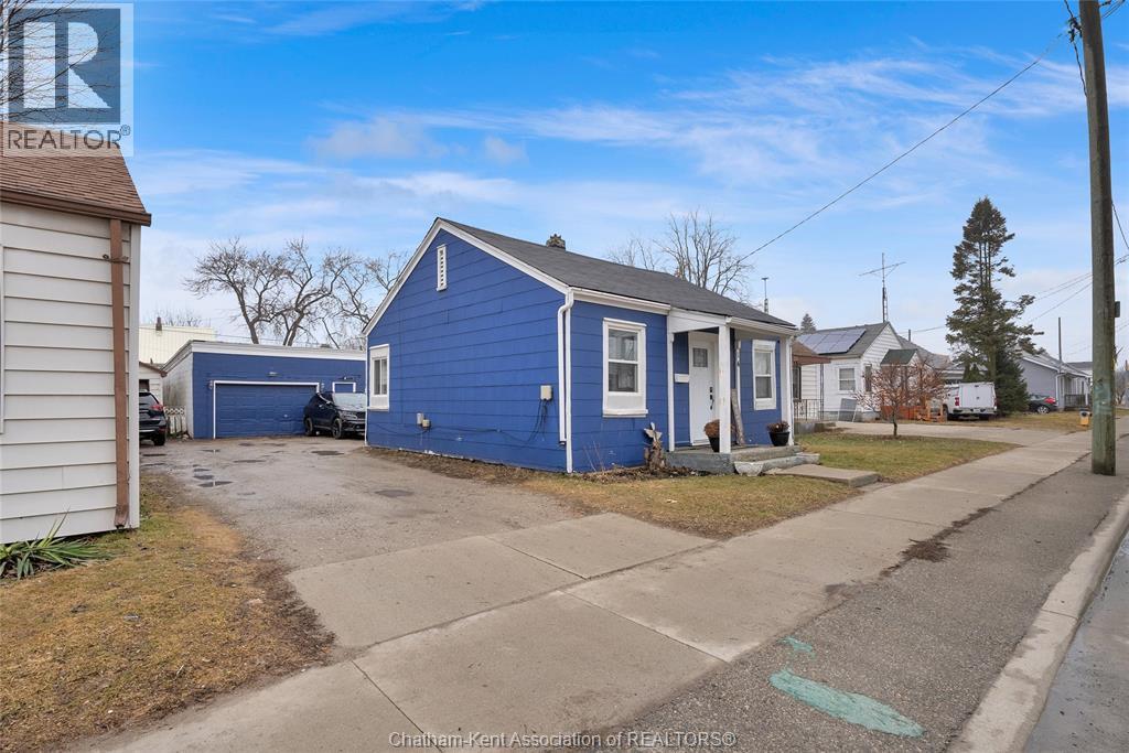 14 McNaughton AVENUE