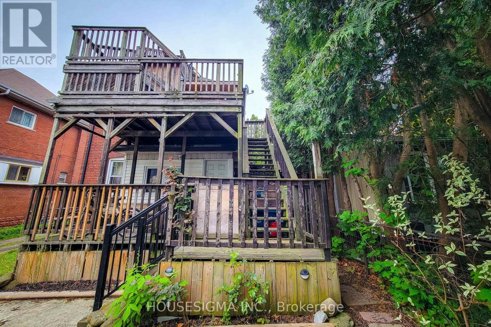 46 OTTAWA STREET S