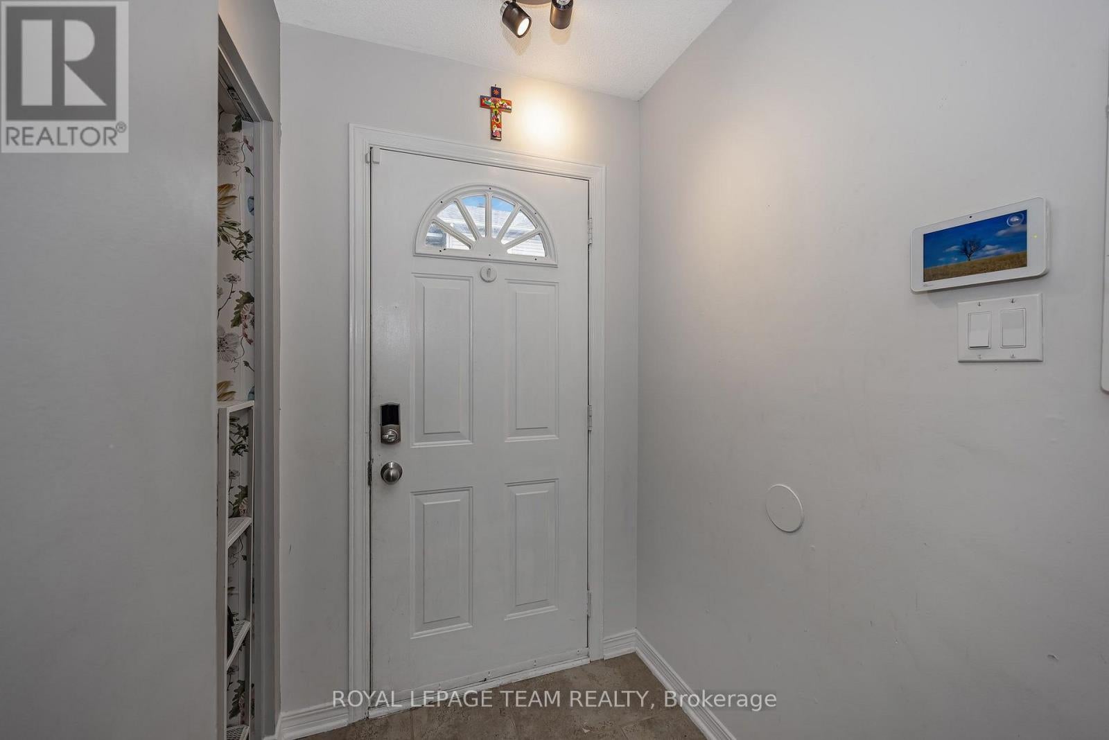 9 - 583 TWEEDSMUIR AVENUE