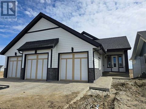 303 Muirfield Crescent Lyalta AB T0J1Y1