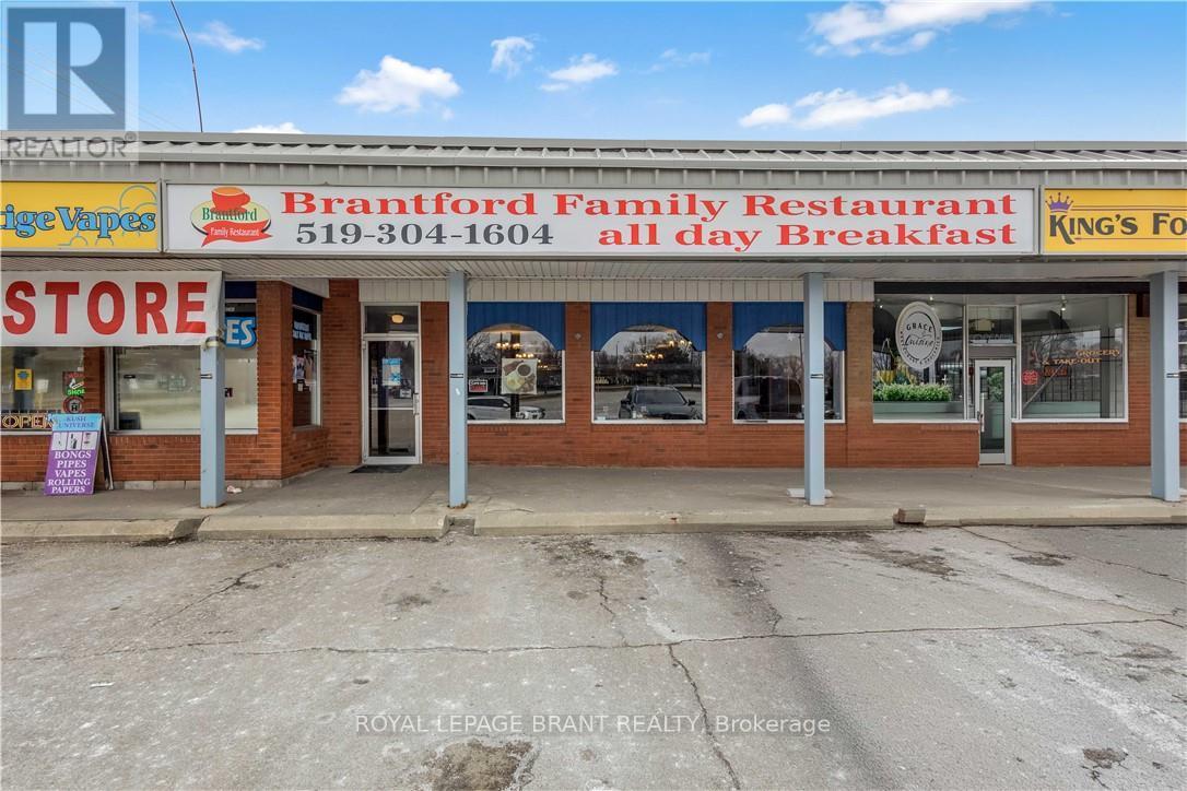 Photo 1 of 41 — 669 COLBORNE STREET E, Brantford, ON N3S3M8