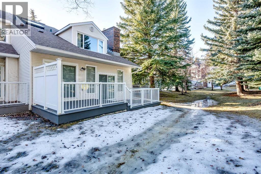 32, 275 Woodridge Drive SW