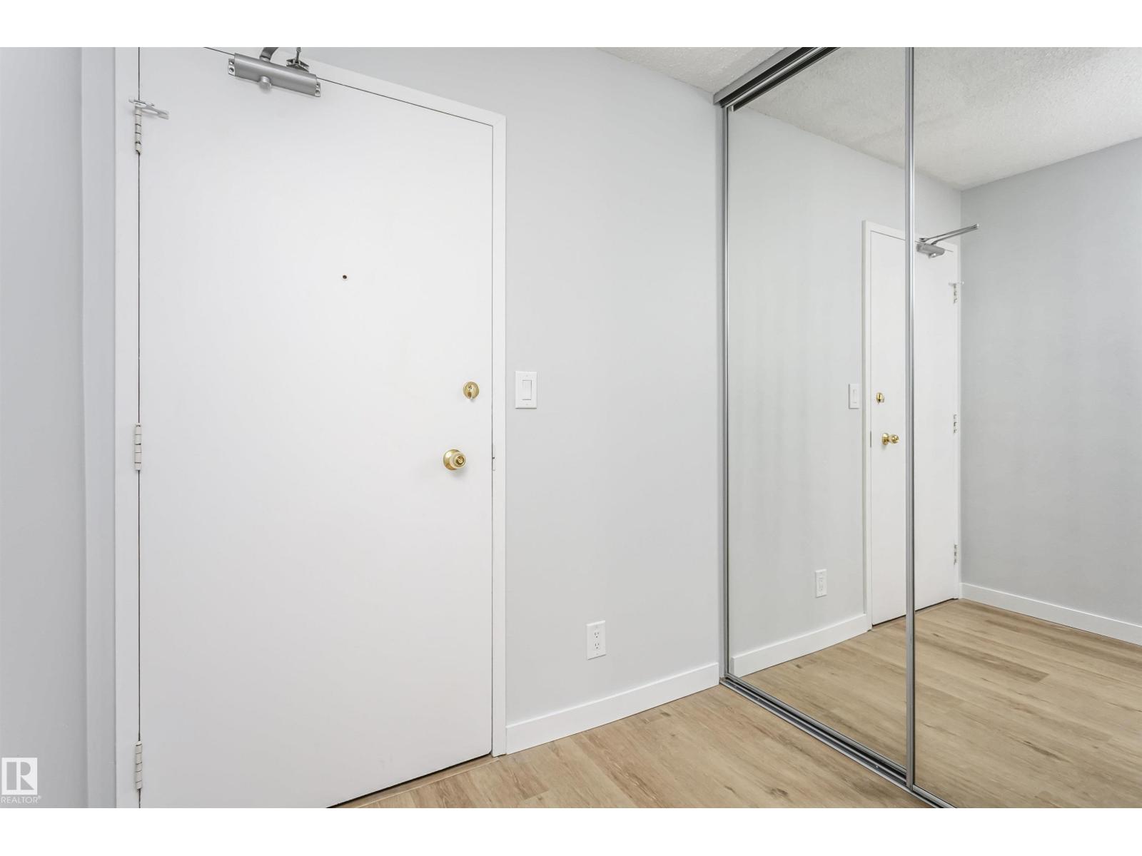 #1004 11307 99 AV NW