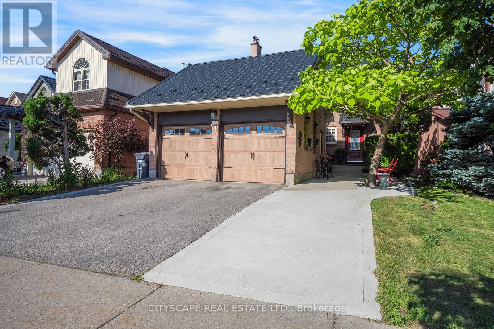 301 KINGSBRIDGE GARDEN