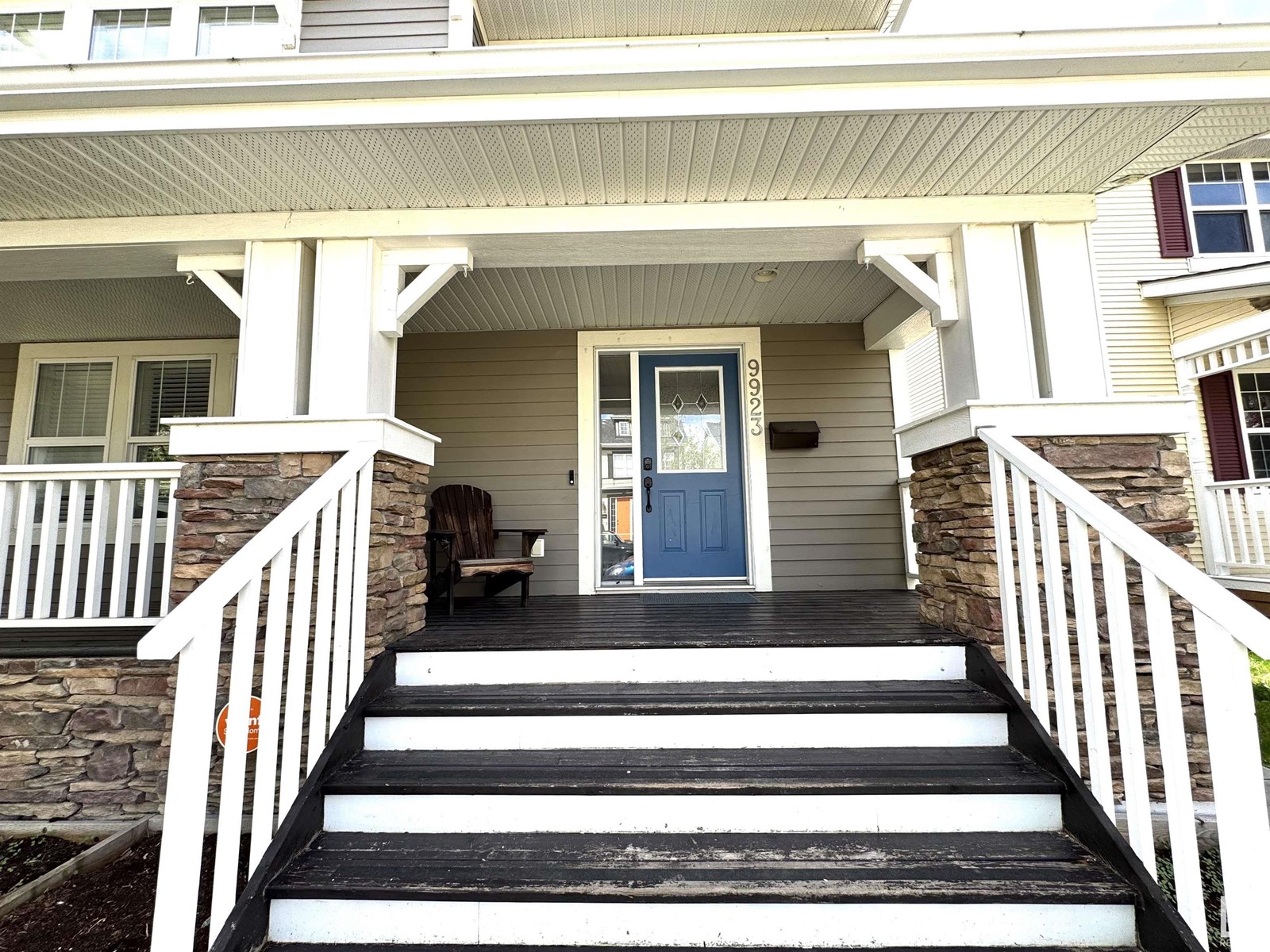 9923 145 AV NW