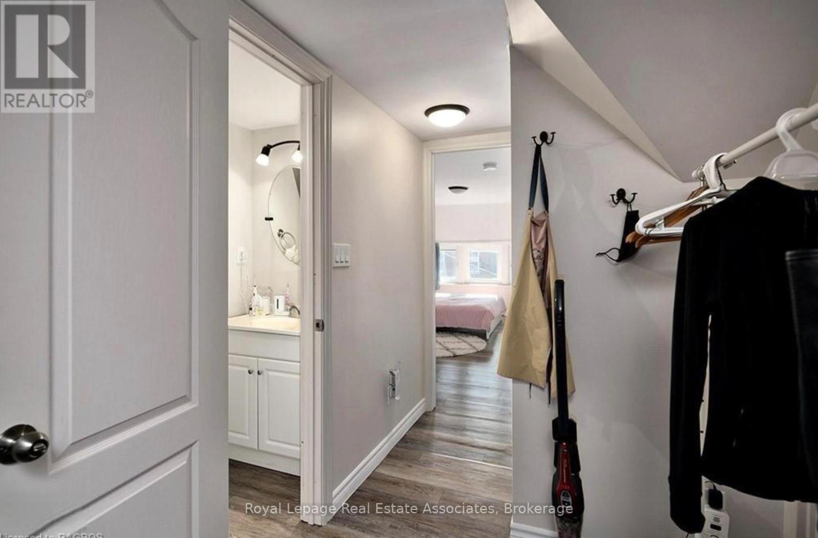 3 - 1114 4TH AVENUE E