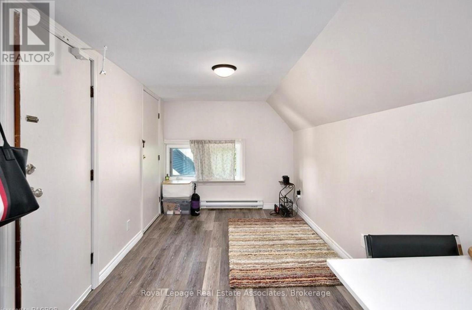 3 - 1114 4TH AVENUE E