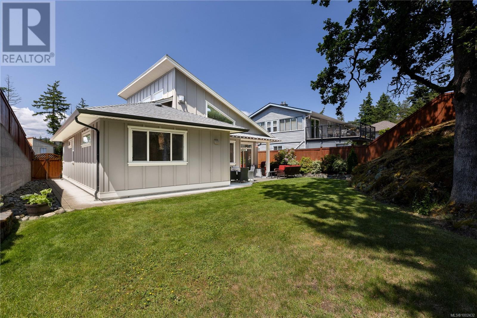2568 Jeanine Dr