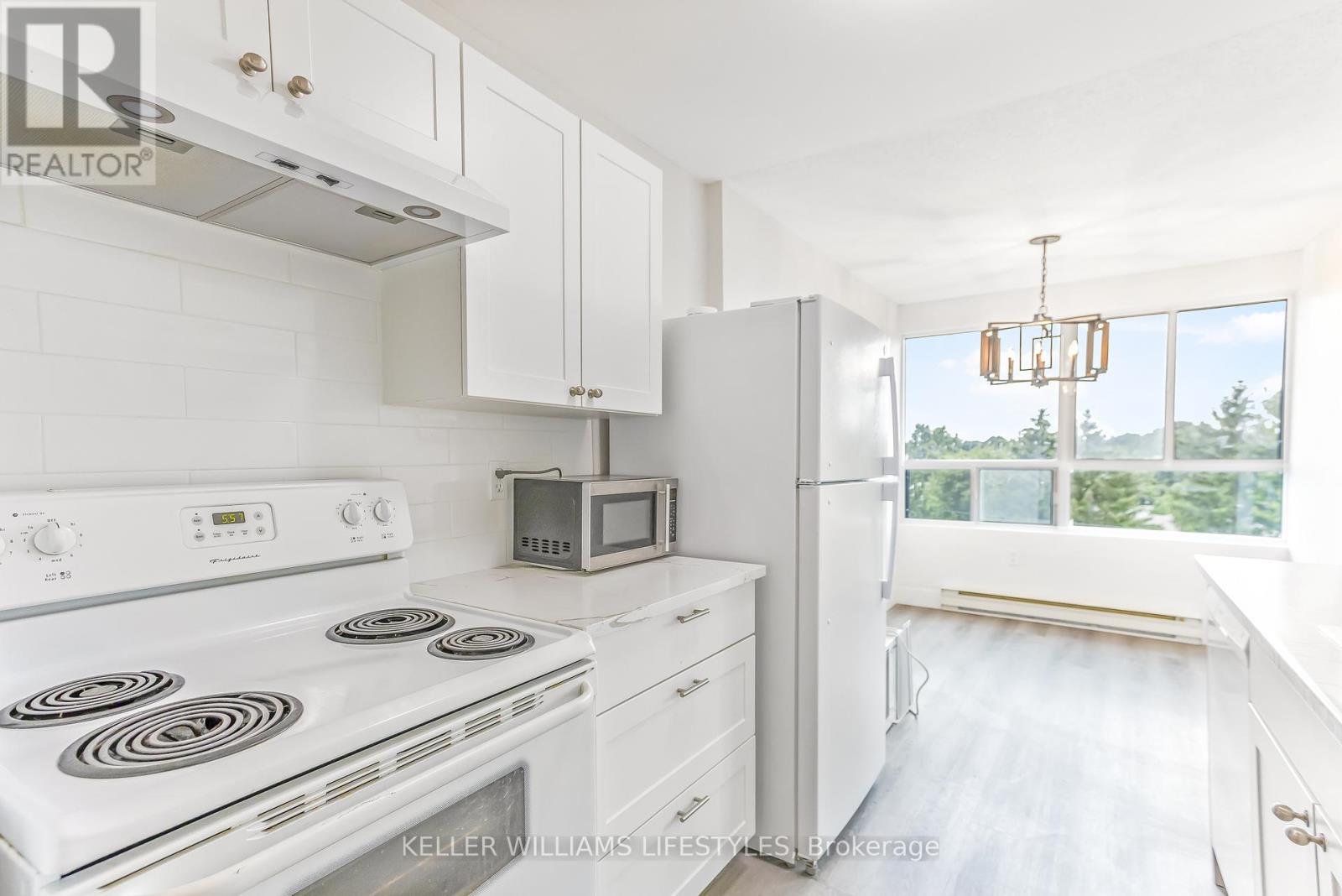 609 - 600 GRENFELL DRIVE