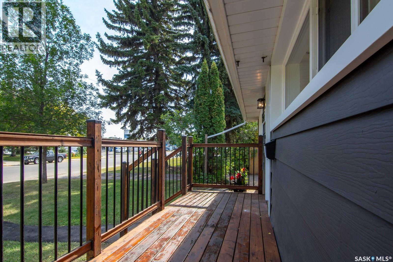 2526 Broadway AVENUE