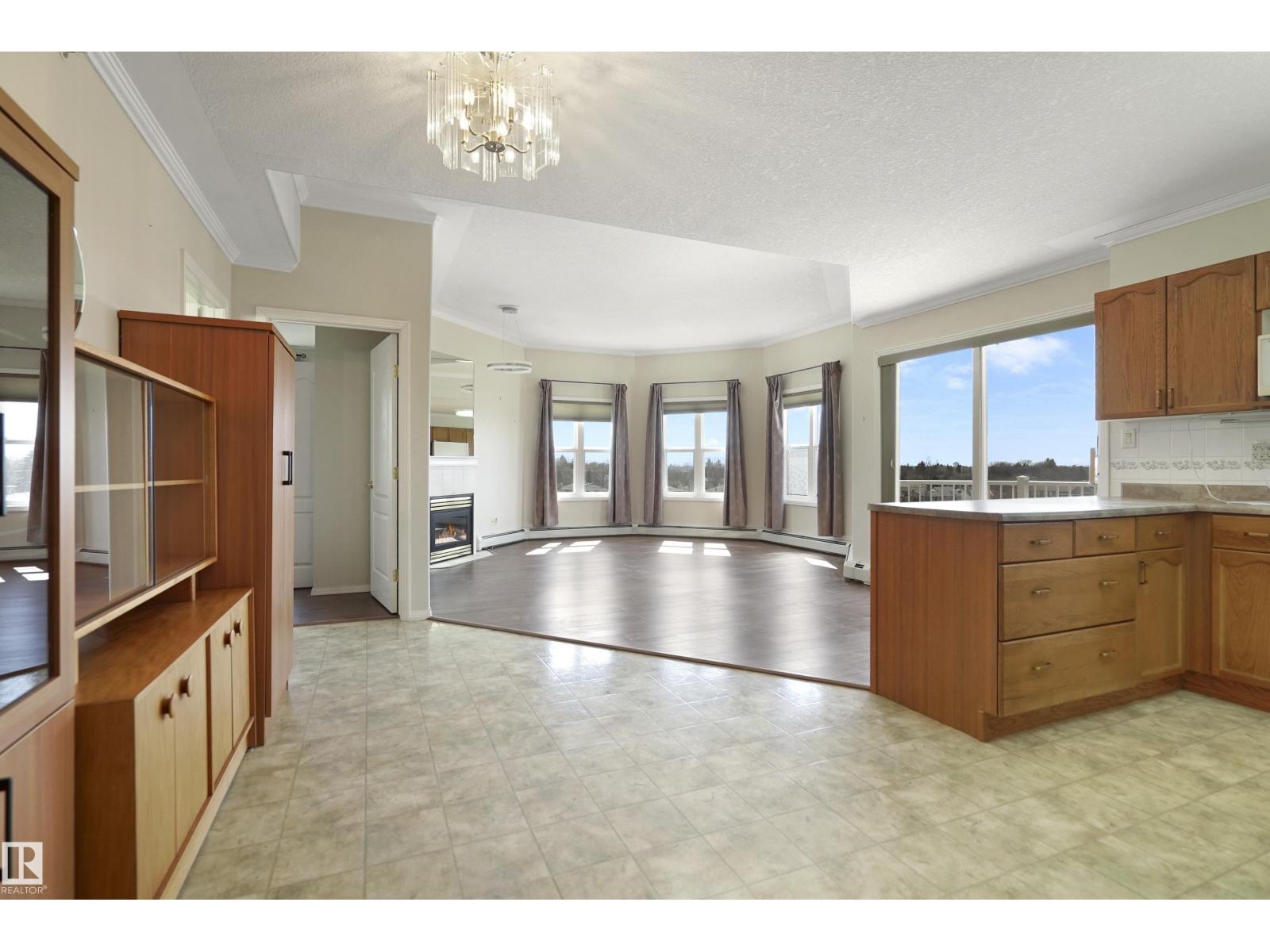#506 8315 83 ST NW