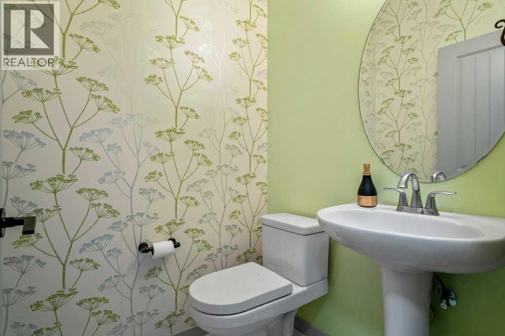 94 Copperpond Street SE