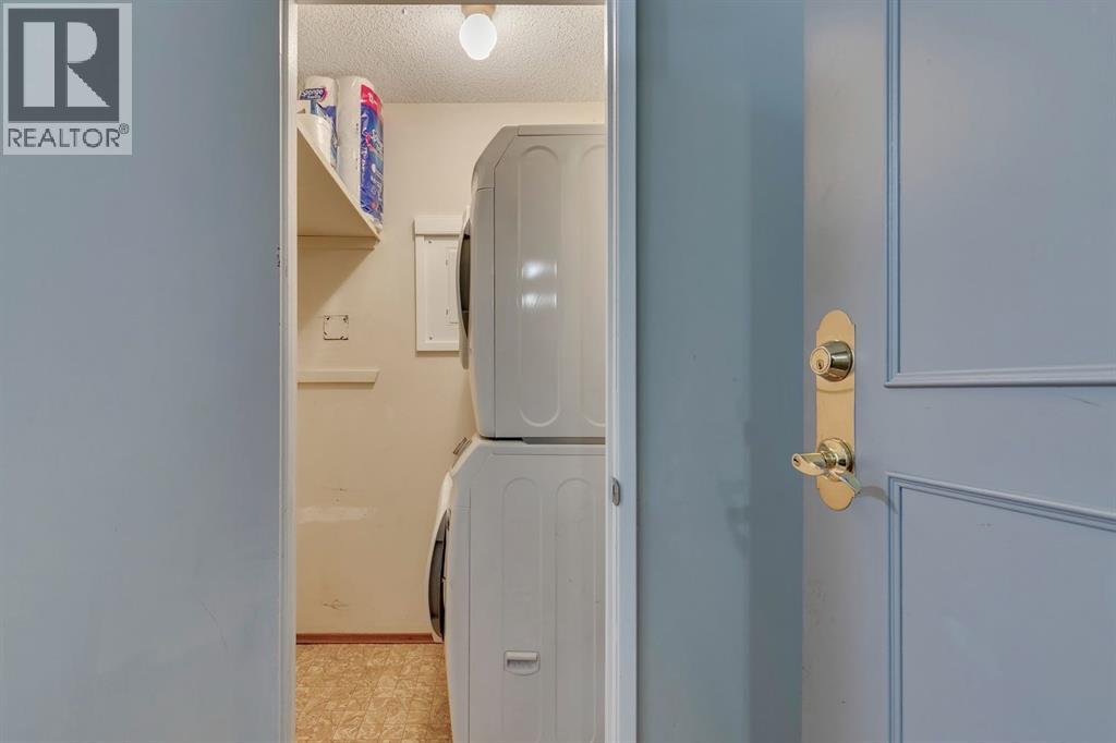 121, 860 Midridge Drive SE