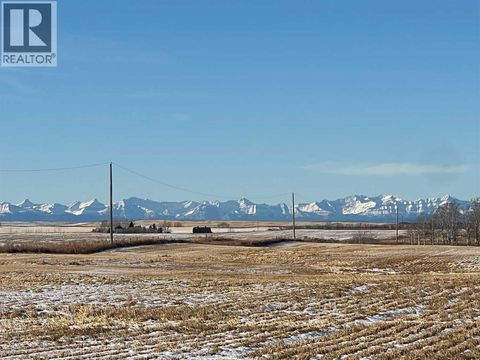 338 ave E Rural Foothills County AB T1V1N3