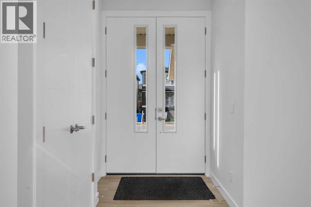 100 Corner Glen Manor NE