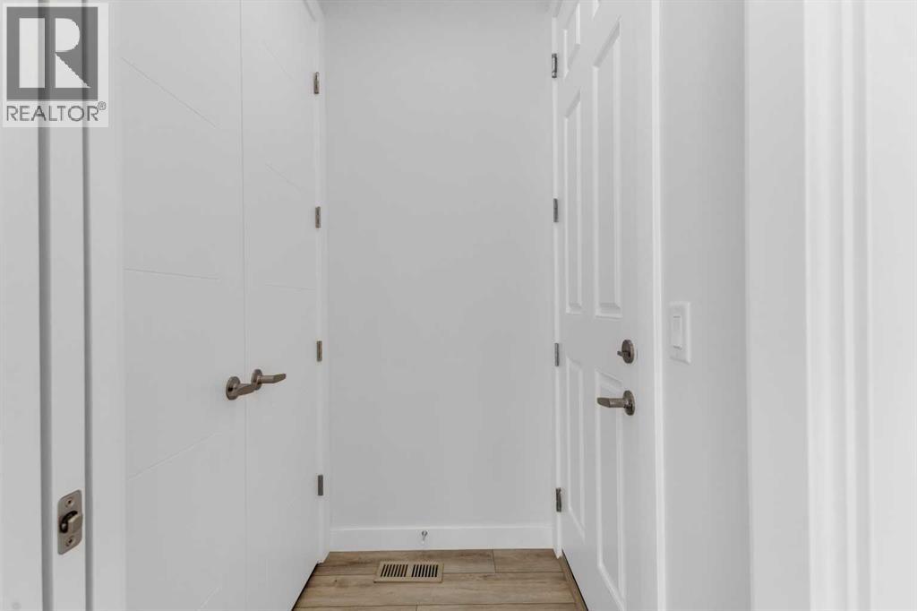 100 Corner Glen Manor NE