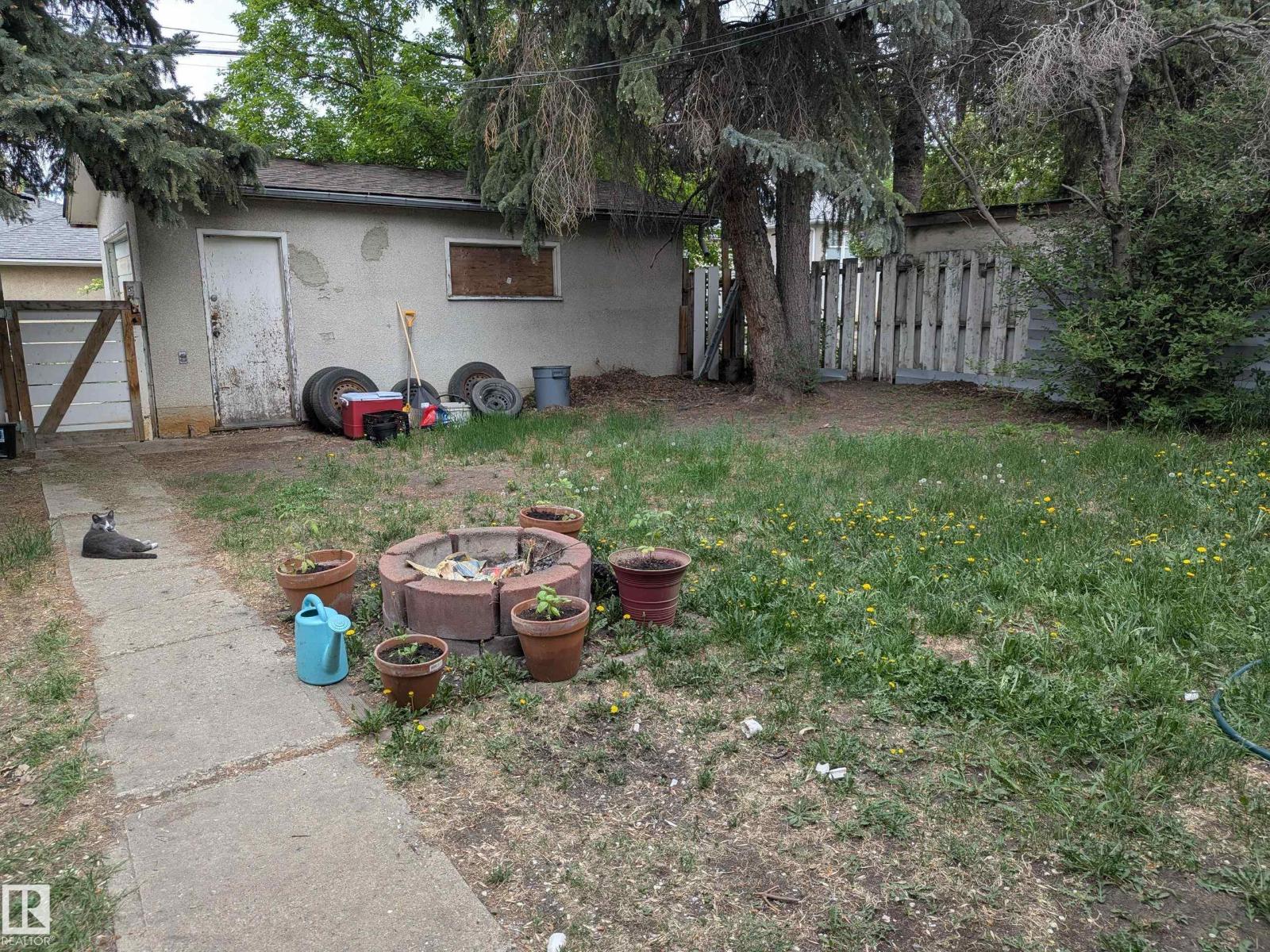 10650 76 AV NW