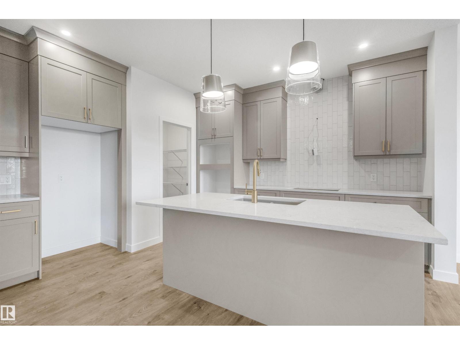 2034 MUCKLEPLUM LI SW