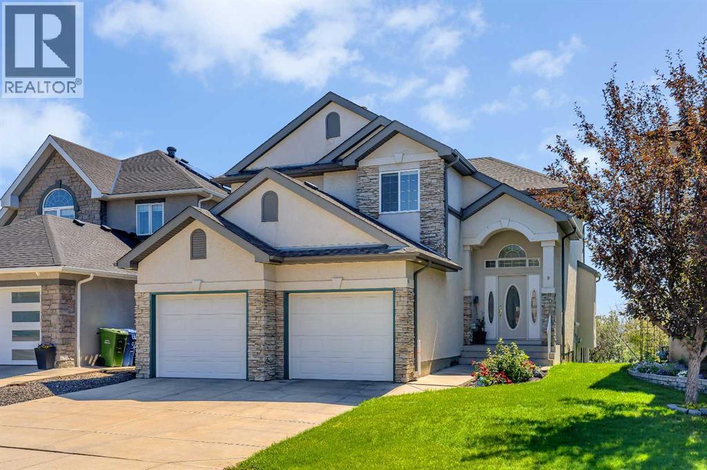 9 Panorama Hills Manor NW