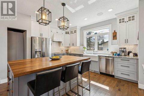 10 Glenmount Crescent SW Calgary AB T3E4B3