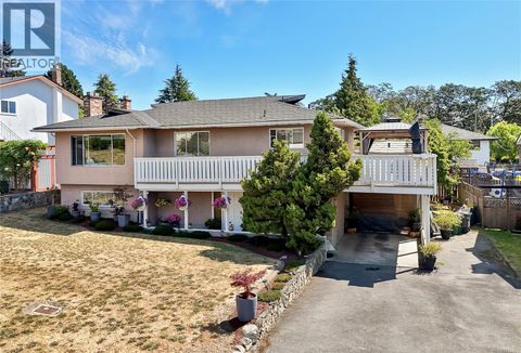3273 Megaw Pl Saanich BC V8P5J7
