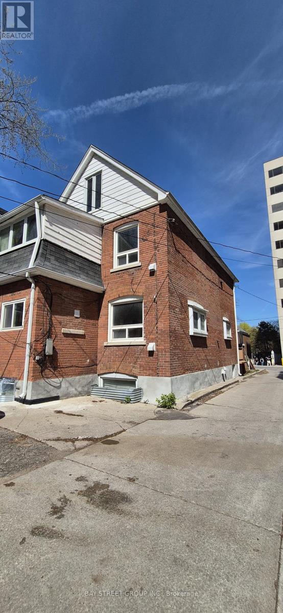 6 FERNDALE AVENUE