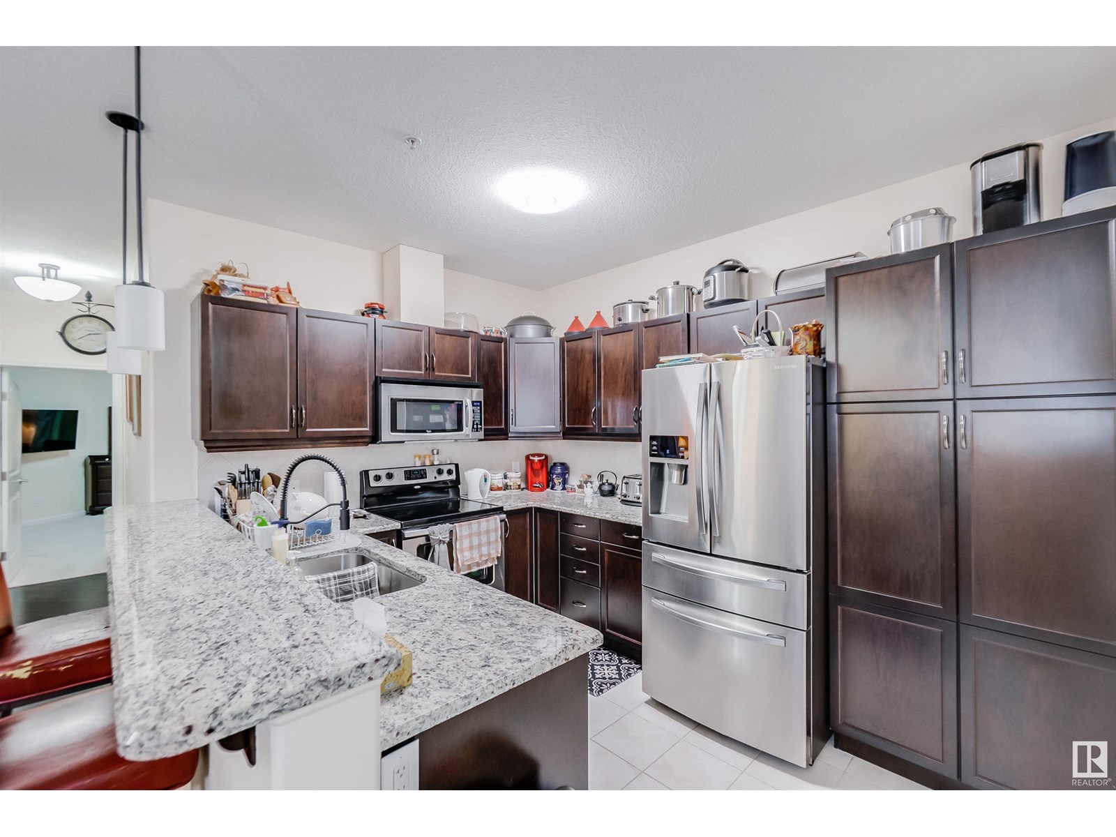 #322 6083 MAYNARD WY NW