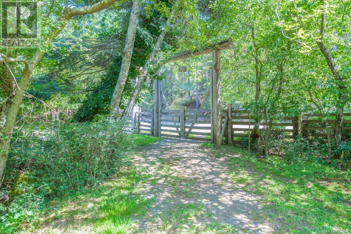 1905 Martin Rd
