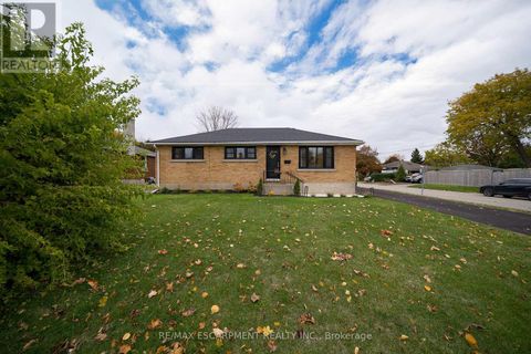 37 ROWANWOOD AVENUE Brantford ON N3S7C1