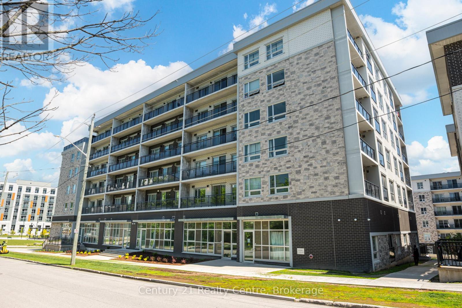 F 103 - 275 LARCH STREET
