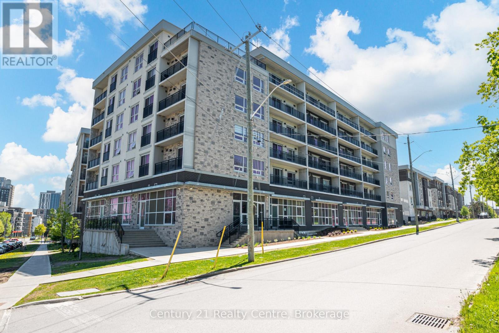 F 103 - 275 LARCH STREET