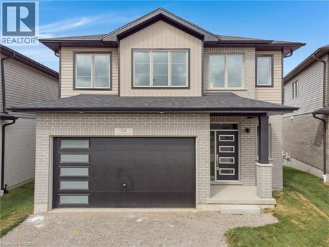 24 MOON Crescent Cambridge ON N1S5B4