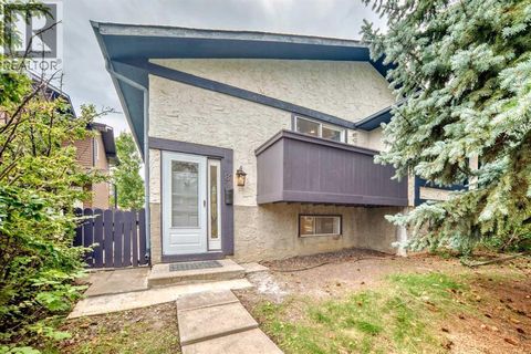 81 Bearberry Close NW Calgary AB T3K1R4