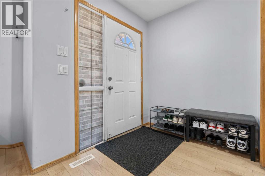 230 Tarawood Close NE