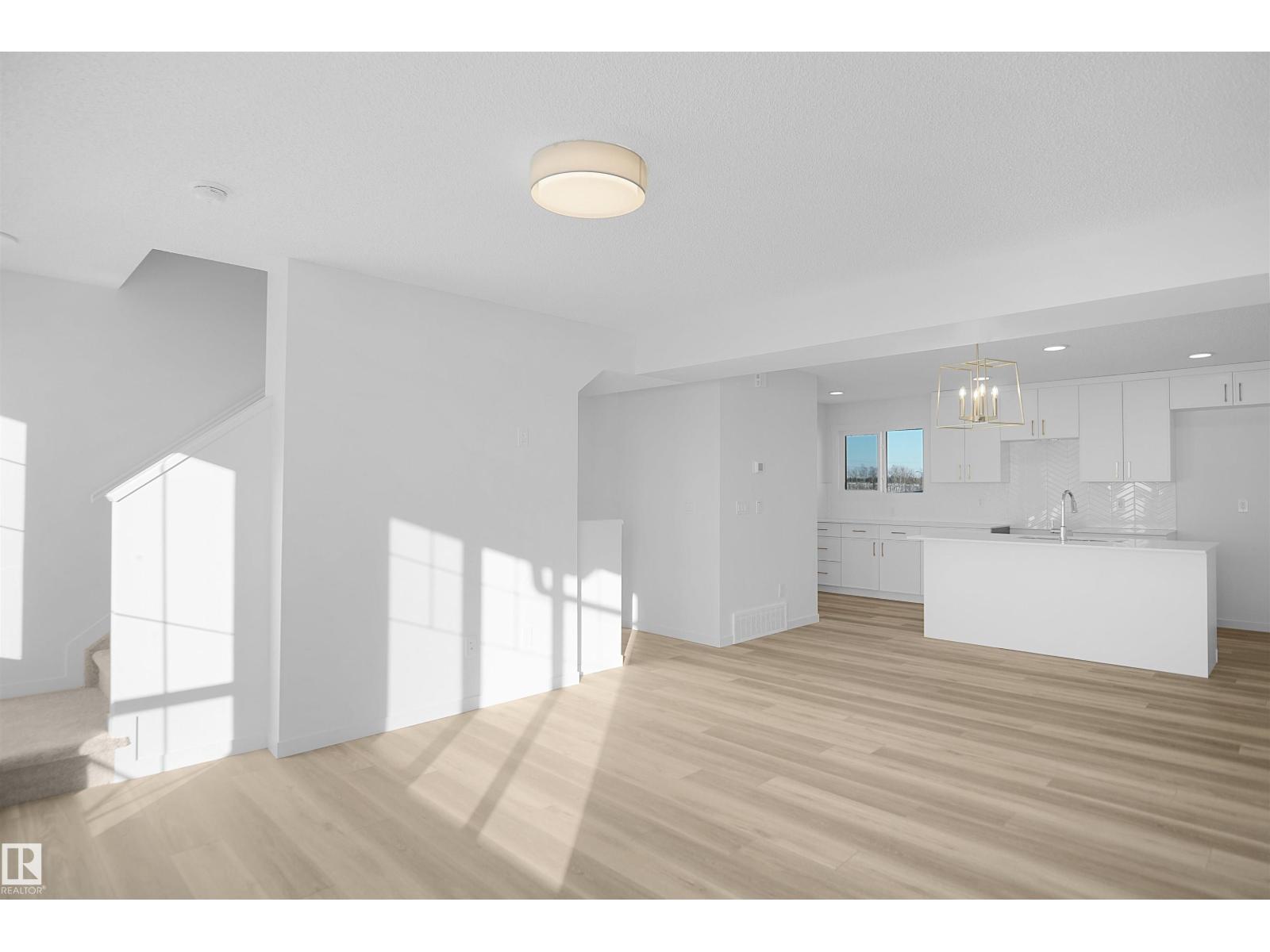 3 Edgewater CL