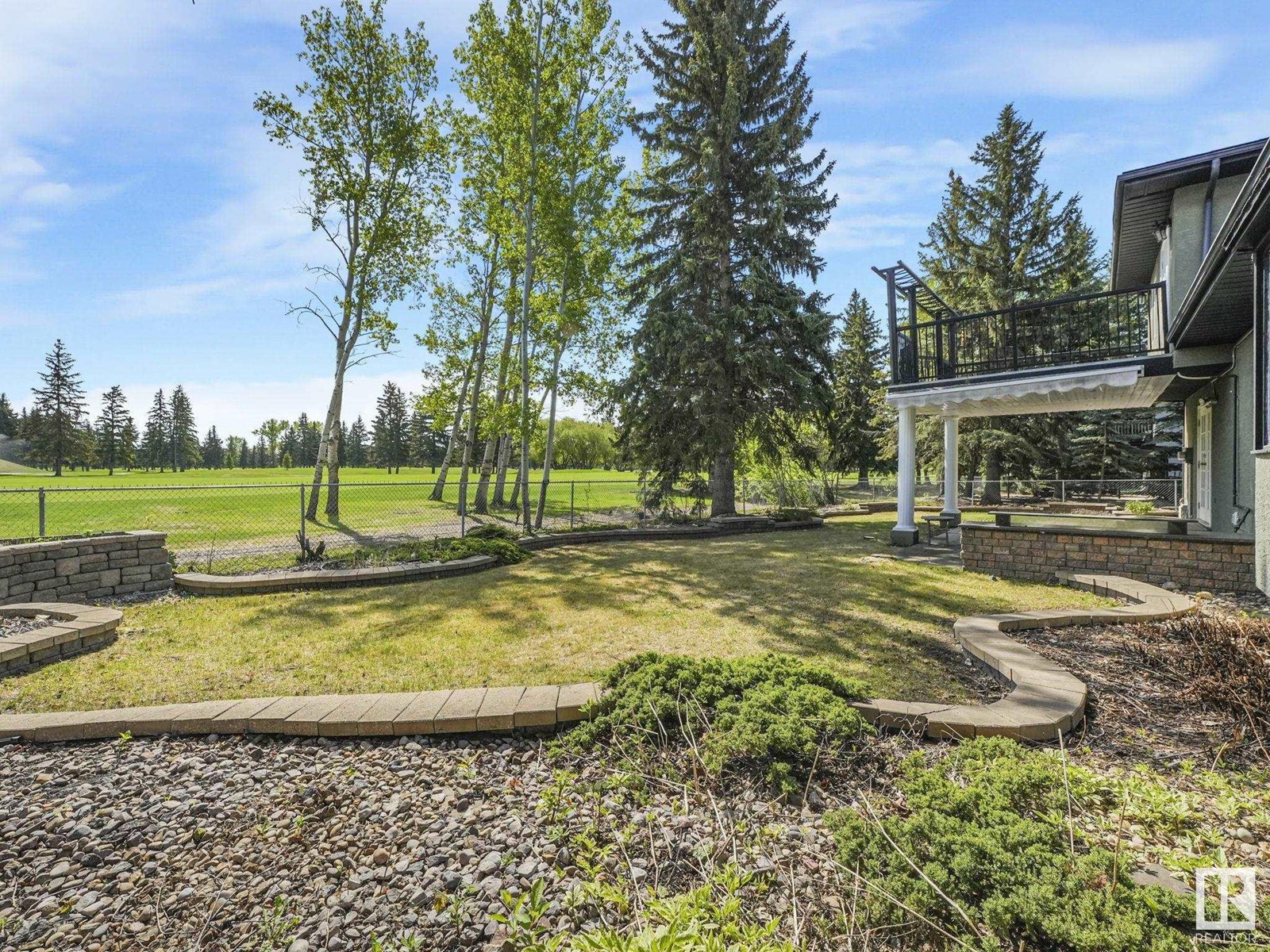 123 FAIRWAY DR NW