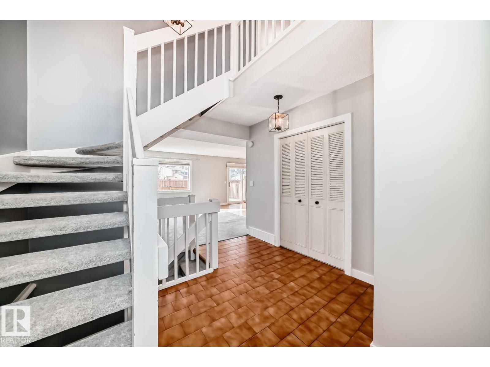 2709 124 ST NW