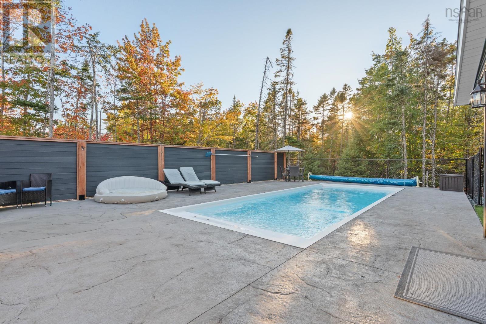 196 Confederation Avenue - Photo 2