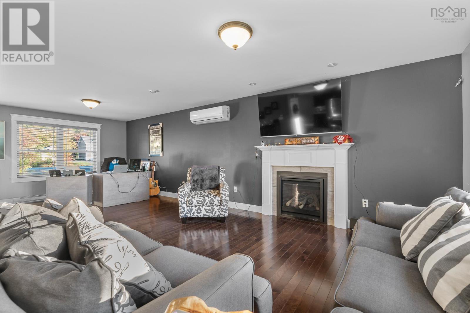 196 Confederation Avenue - Photo 4