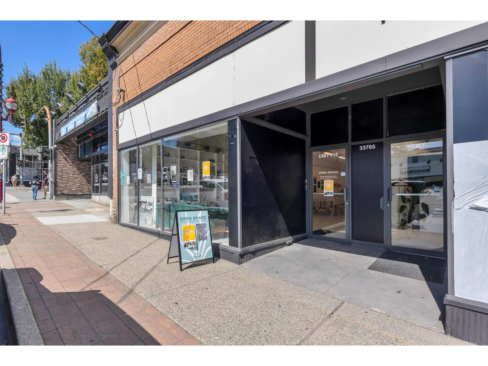 110 33765 ESSENDENE AVENUE