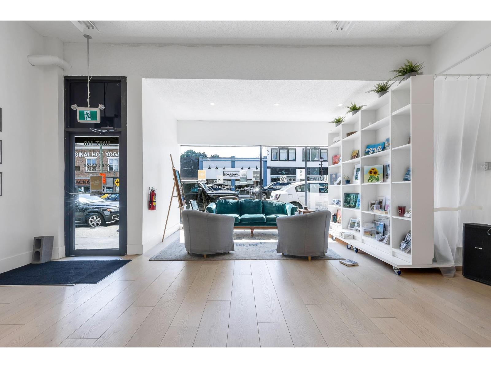 110 33765 ESSENDENE AVENUE