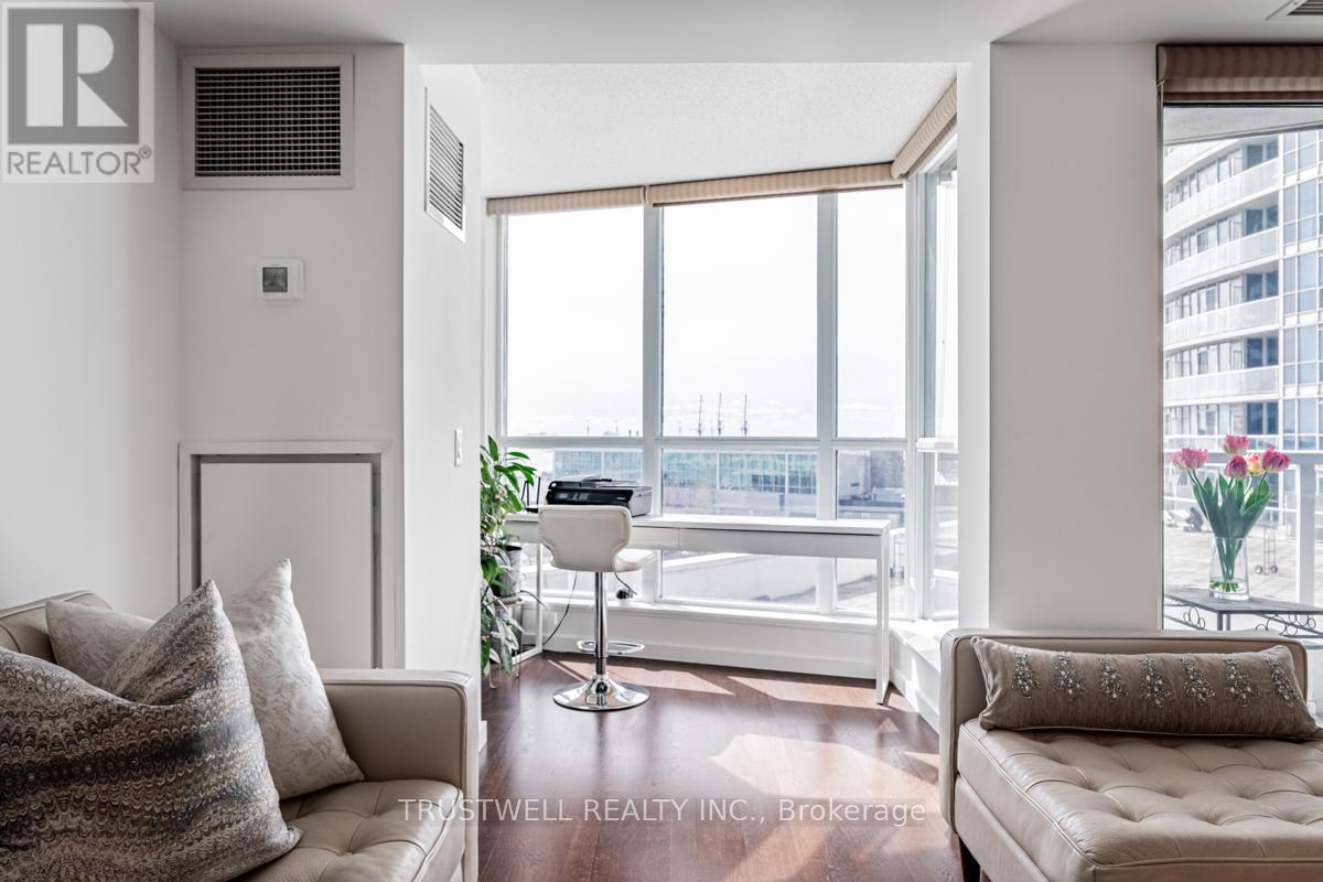 511 - 208 QUEENS QUAY W